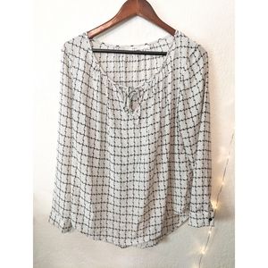 Black and white pattern top